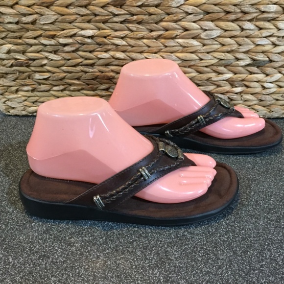 Minnetonka Brown Suede Thong Sandals with Braided Strap - Picture 11 of 15